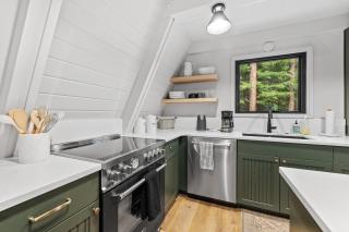 New! River Cabin A-Frame-Remodeled A-Frame on the river, walk to town, lake & dining - McCall - 7