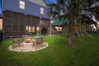 Views! Beachside, Hot Tub, Arcade, Family Beach Retreat with Fun for Every Age! - 6