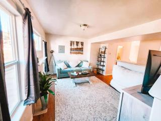 Palmer Lake near AF Academy Pet Friendly King Bed 4 TVs - 0