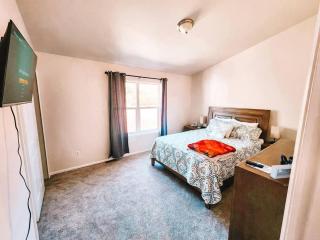 Palmer Lake near AF Academy Pet Friendly King Bed 4 TVs - 2