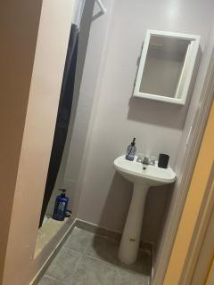 The Romantic Shell- Ideal for Couples, Short-Long stay-Next to Toronto Airport - Mississauga - 8