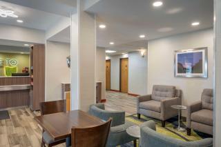 Best Western St. Clairsville Inn & Suites - Saint Clairsville - 8