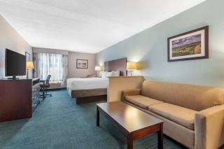 Best Western St. Clairsville Inn & Suites - Saint Clairsville - 2