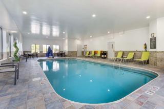 Best Western St. Clairsville Inn & Suites - Saint Clairsville - 4