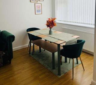 Luxury 4-Bed House in Dagenham, United Kingdom - Dagenham - 8