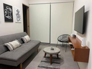 Stylish 2BR Condo near the 5th Avenue & the Beach - 5