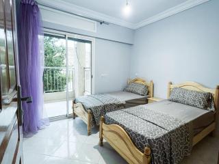 Cozy Apartment with Balcony View - Al Hoceïma - 8