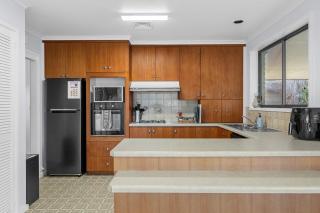 Beautifully Styled Family Home in North Bendigo - Epsom - 6