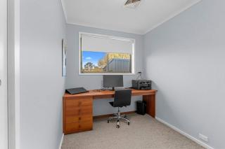 Beautifully Styled Family Home in North Bendigo - Epsom - 2