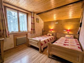 Maison montagnarde rénovée avec cheminée et randonnées - FR-1-589-281 - 4