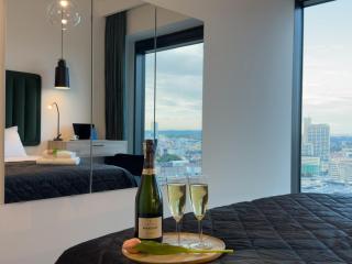 URBAN APARTMENTS GLOBAL SKYLINE, 25th Floor No 19, Free Garage, Self Check-in - Katowice - 3