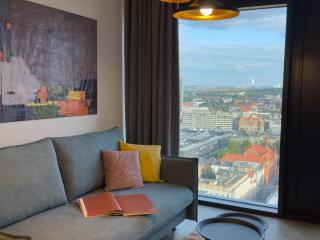 URBAN APARTMENTS GLOBAL SKYLINE, 25th Floor No 19, Free Garage, Self Check-in - Katowice - 4