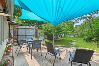 Very Cozy Home On a Creek - Sleeps 8 - Austin - 4