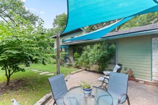 Very Cozy Home On a Creek - Sleeps 8 - Austin - 3