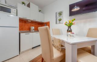 Nice Apartment In Povljana - Povljana - 5