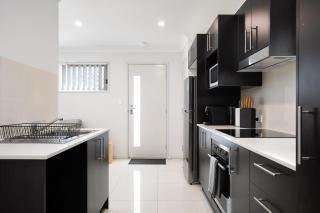 Smart Suites Self Check-in Apartments - W Freney - 2