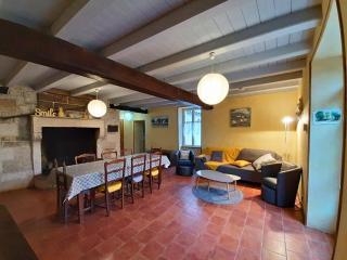 Gîte cosy avec 3 chambres, cour privée, baby-foot et internet, équipements bébé inclus, animaux permis - FR-1-653-154 - 5