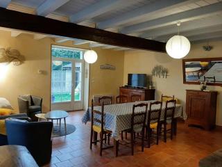Gîte cosy avec 3 chambres, cour privée, baby-foot et internet, équipements bébé inclus, animaux permis - FR-1-653-154 - Jauldes - 6