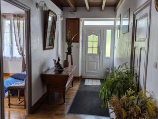 Gîte rénové 19ème siècle, 3 chambres, jardin privé, cheminée, internet, jeux, vélos adultes, parking - FR-1-653-26 - - 4