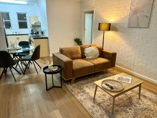 Neat 2 bedroom Apartment, with free parking - South Hedland - 0