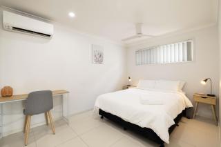 Smart Suites Self Check-in Apartments - Freney Park - 7