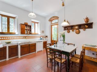 Poolside Leisure in Empoli Hideaway - 7