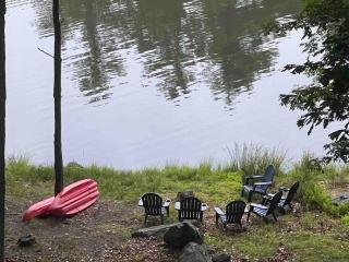 Charming Lakefront Getaway with Hot Tub & Game Room Perfect for Families! - East Stroudsburg - 8