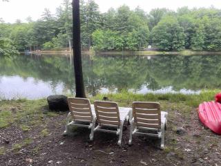 Charming Lakefront Getaway with Hot Tub & Game Room Perfect for Families! - East Stroudsburg - 4