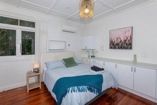 Home In Kensington - 1