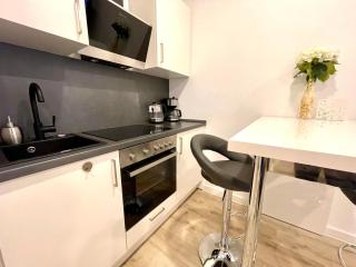 Neu wunderschönenes weißes Apartament am Schlössle Zentrum Goldstadt - Pforzheim - 4