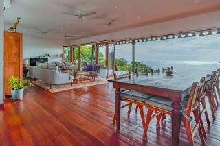 Paradise Garage Komodo Villa - Labuan Bajo - 1