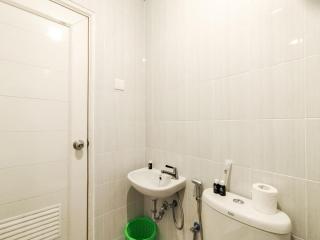 Classic Studio (No Kitchen) with City View at Lodge Paskal Apartment By Travelio - Bandung - 6