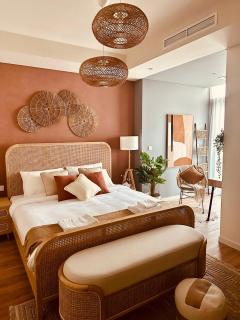 Paramount Midtown I Sky High Luxury 2BR Apartment with Burj Khalifa View & Highest Infinity Pool I Down Town Dubai - Dubai - 8