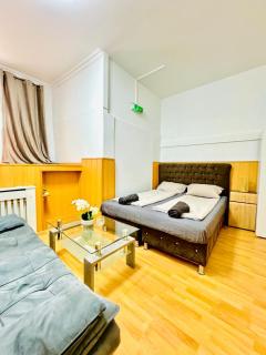 Comfy Rooms in a Shared Apt, 8Min to Rathausplatz - 0