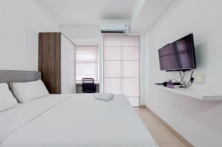 Great Deal and Cozy Stay Studio Room Serpong Garden Apartment By Travelio - Tangerang - 7