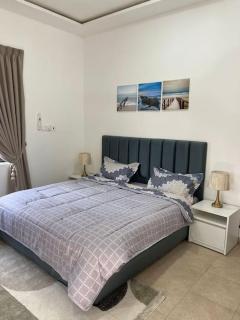 Luxury 2 bed 2bath East Legon - Madina - 4