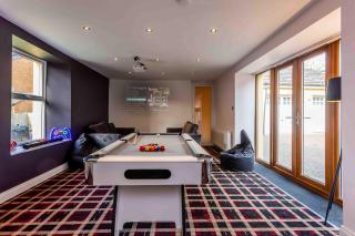 Elderberry Hall The Ultimate Family Reunion HQ - 6