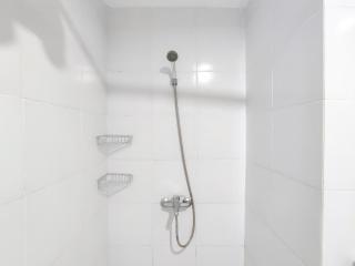Warm and Cozy Style Studio Room at Paltrow City Apartment By Travelio - Semarang - 4