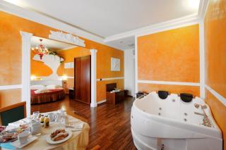 Hotel Benessere Villa Fiorita - Colfiorito - 8