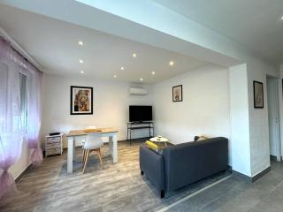 Maison de village, garage & climatisation - Les Roches-de-Condrieu - 0