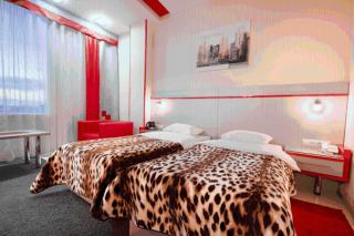 Seven Eleven Most City Hotel&SKYTECH - Dnipro - 4