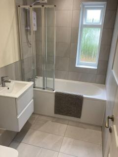 Newly Refurbished house - City Centre with Parking - 5