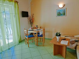 Apartment in Senj with Stunning Sea Views - Senj (Segna) - 8