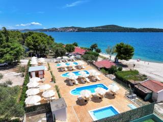 Apartments Medena in Seget Donji, Trogir with pools - Trogir - 4