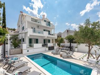 Spacious Apartment in Slatine with Terrace - Trogir - 7