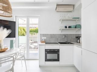 Apartment 5 km from Trogir s center - 2