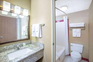 AmericInn by Wyndham Clear Lake - Clear Lake - 1