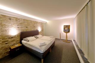 ViDa Prostorný 220 m2 3BR Apartmán s Krbem a Zahradou, Ideální pro Rodiny - 0