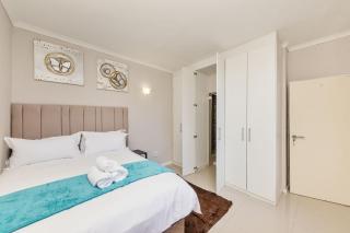 Modern Living in the Heart of Cape Town - 2