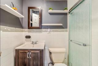 Brooklyn Spacious Space With Private Entrance, Bathroom, & Backyard - Full-kitchen - Brooklyn - 1